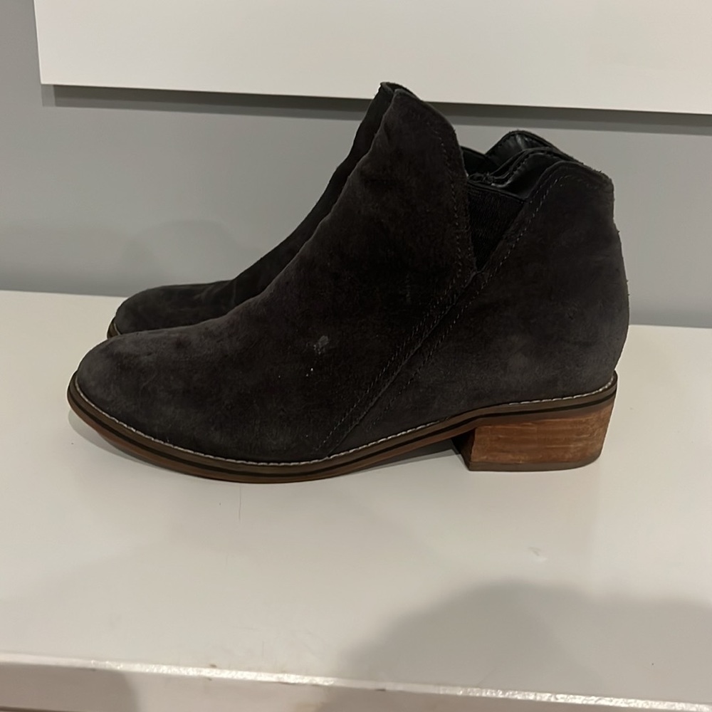 Blondo Waterproof Booties - Picture 4 of 8